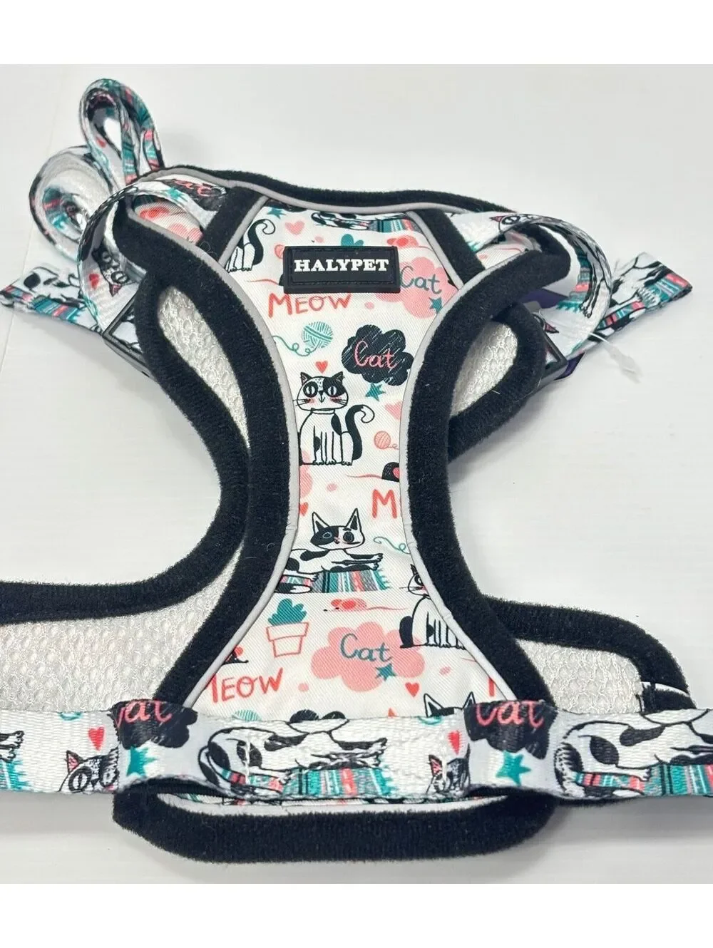 Escape-Proof Cat Harness and Leash Set with Integrated Buckles -Medium Size
